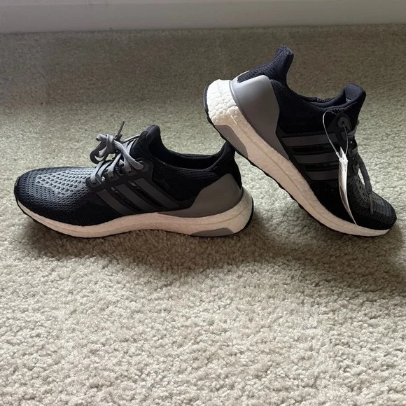 Adidas Ultra Boost Black and Gray - Picture 2 of 7